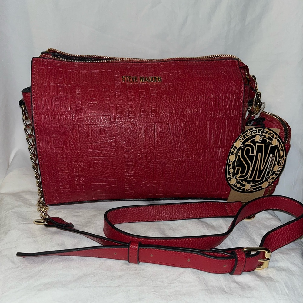 Red Steve Madden Purse. New with tags.